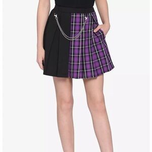 Hot Topic size SMALL Black & Purple split plaid skirt.